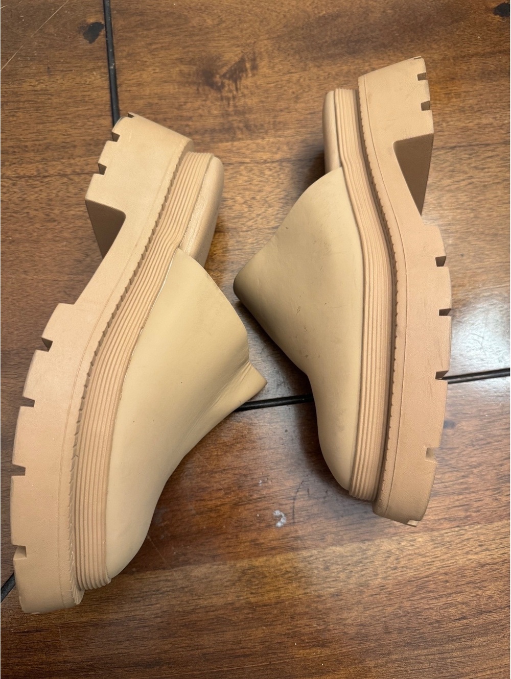 Y2K American Eagle Nude Lug Sole Platform Mules / Clogs Chunky Slide Sandals